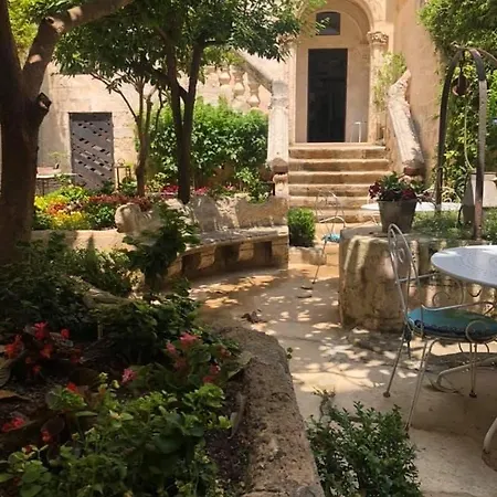 Il Giardino Della Regina Frühstückspension 3*
