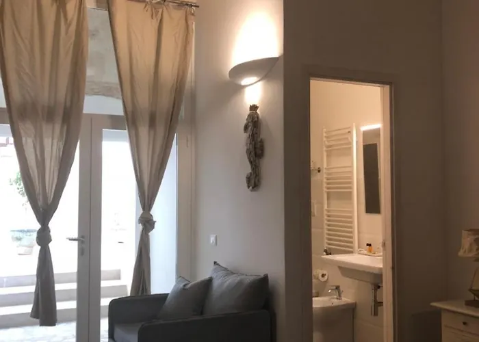 فندق مبيت وإفطار Il Giardino Della Regina غالّيبولي